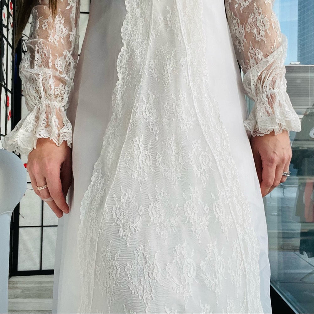 Vintage Organza Ruffle Lace Layered Ivory White Bishop Long Sleeve Wedding Dress - Picture 12 of 17